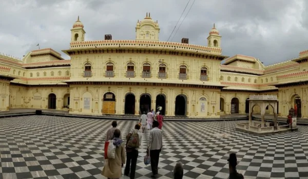Hotel Golden Palace, Ayodhya